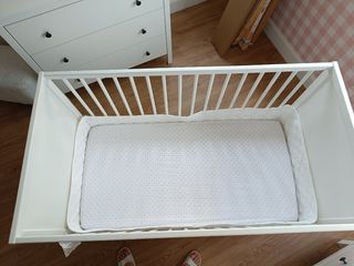 Cuna con colchón Ikea