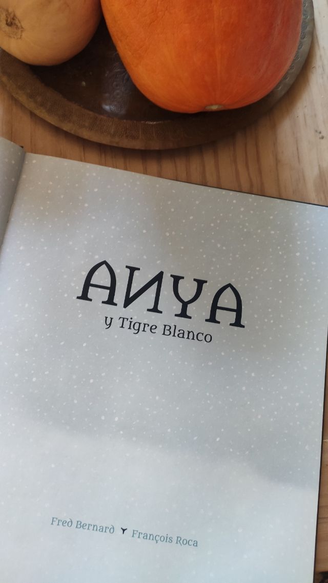 Anya y Tigre Blanco