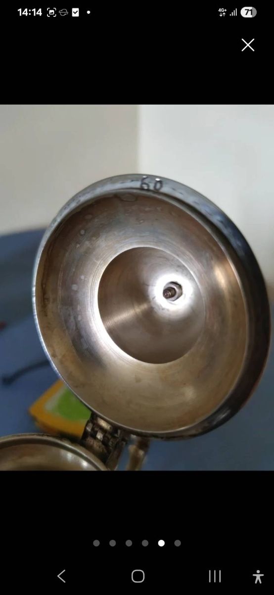 Dos jarras antiguas plateadas