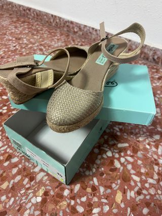 zapatos cuña dorado comodas talla 40