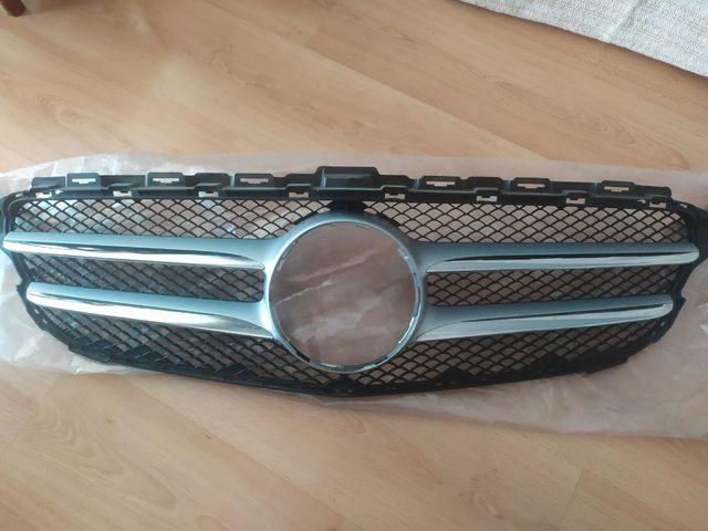 Parrilla original Mercedes,clase C220