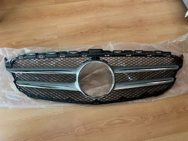 Parrilla original Mercedes,clase C220