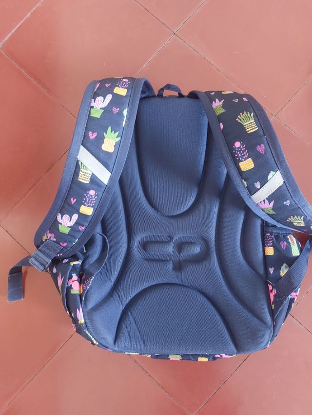 Mochila escolar COOLPACK EN PERFECTO ESTADO