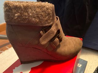 Botines cuña color camel
