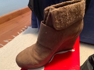 Botines cuña color camel