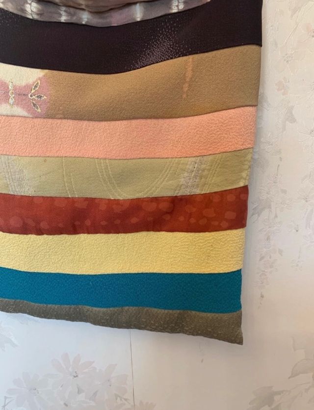 Borsetta realizzata con stoffa di seta di kimono