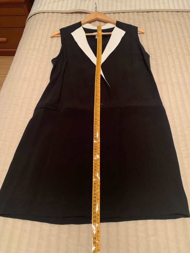 Vestido coctel Mango. 