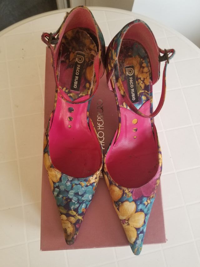 PRECIOSOS ZAPATOS FLORES