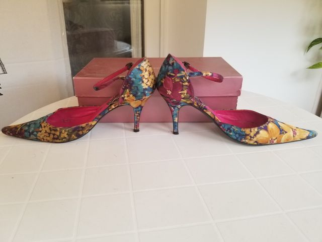 PRECIOSOS ZAPATOS FLORES