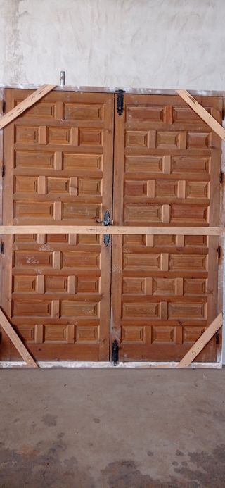 puerta de madera