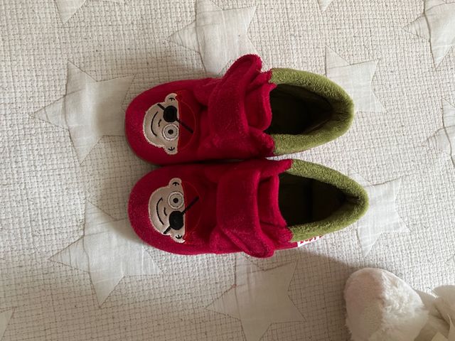 Pepitos rojos casi nuevos Pablosky T-26