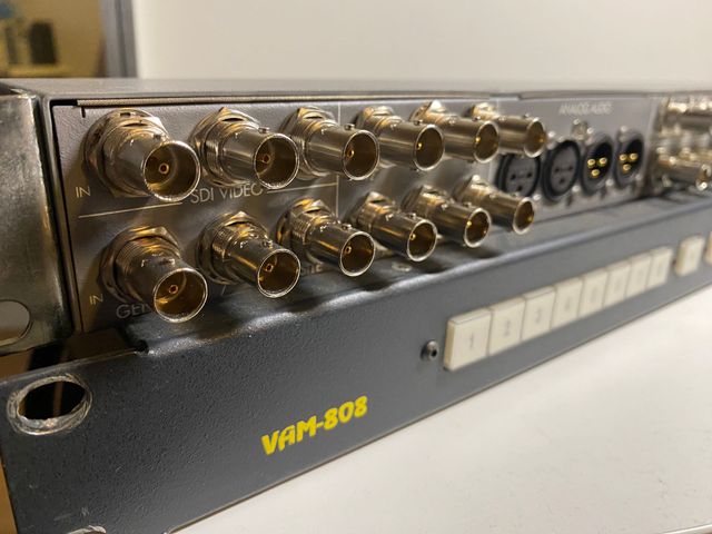 Matriz de audio y controlador de entradas de audio