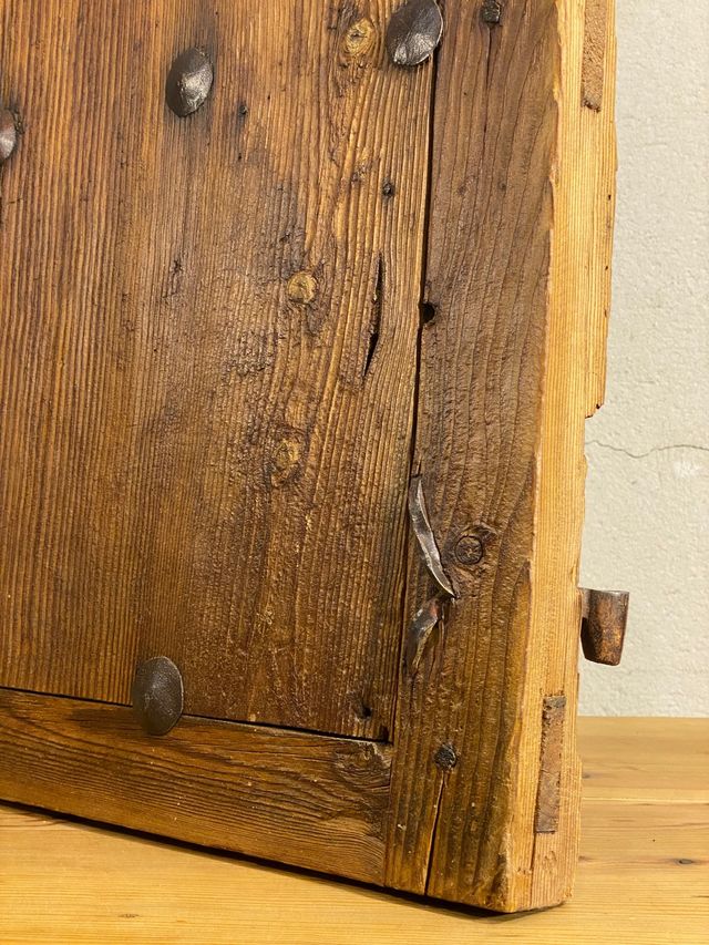 Puerta antigua castellana