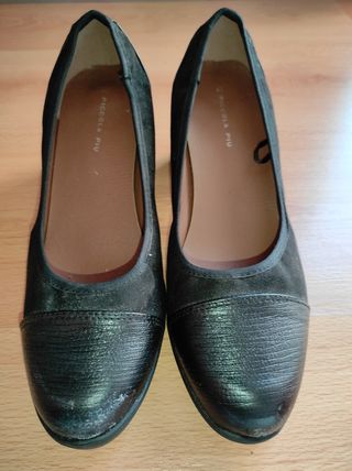 zapatos de tacón negros
