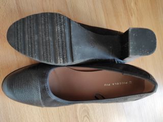 zapatos de tacón negros