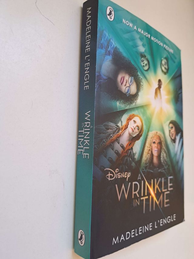 A wrinkle in time-Madeleine Lžengle (English)