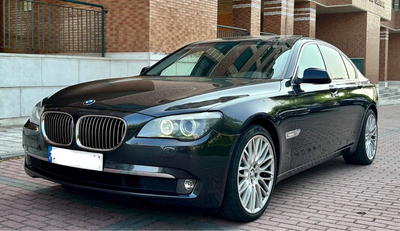 BMW Serie 7 2009 - foto 1