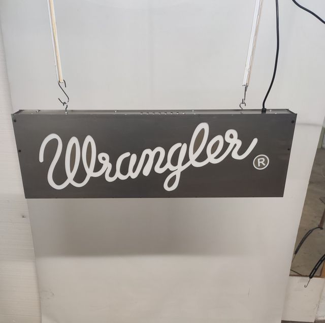 Cartello luminoso. Poster pubblicitario.