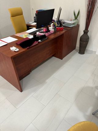 Mesas de despacho y conjunto sillas