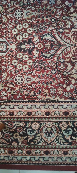 Alfombra prácticamente nueva