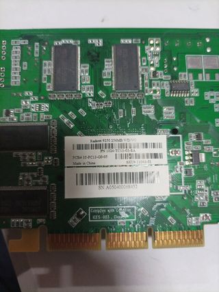 Tarjeta gráfica Radeon 9250 agp 256MB