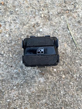 Boton elevalunas Golf 3