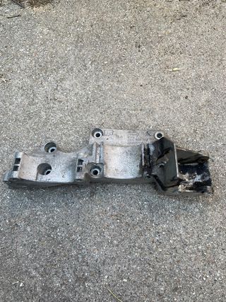 Soporte A/A, alternador y servo Golf 4