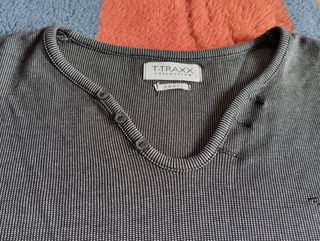 Camisa rayas con cuello en pico 