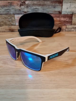 Gafas sol polarizadas.UV400.Negro/Blanco y azul.