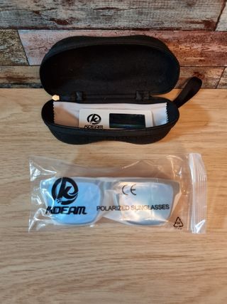 Gafas sol polarizadas.UV400.Negro/Blanco y azul.