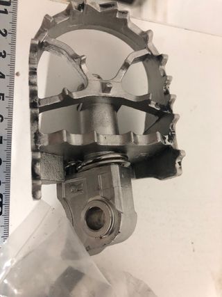 reposapies pedal moto