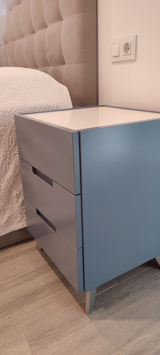 2 mesitas cajones lacadas 45cm  3c con patas