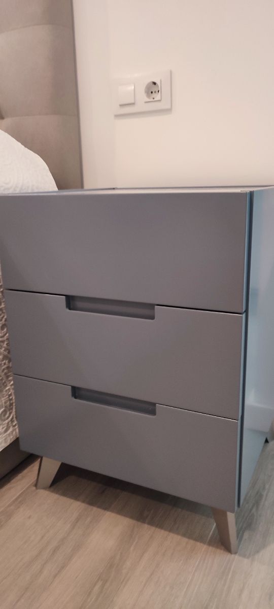 2 mesitas cajones lacadas 45cm  3c con patas