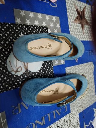 zapato niña azul