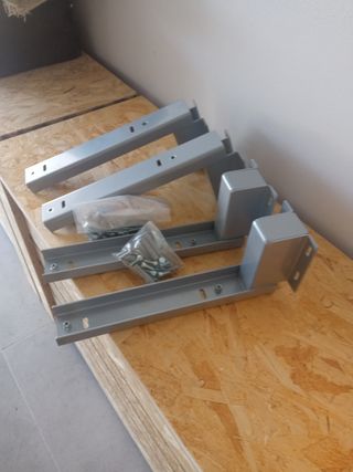 reggimensole in ferro per officina