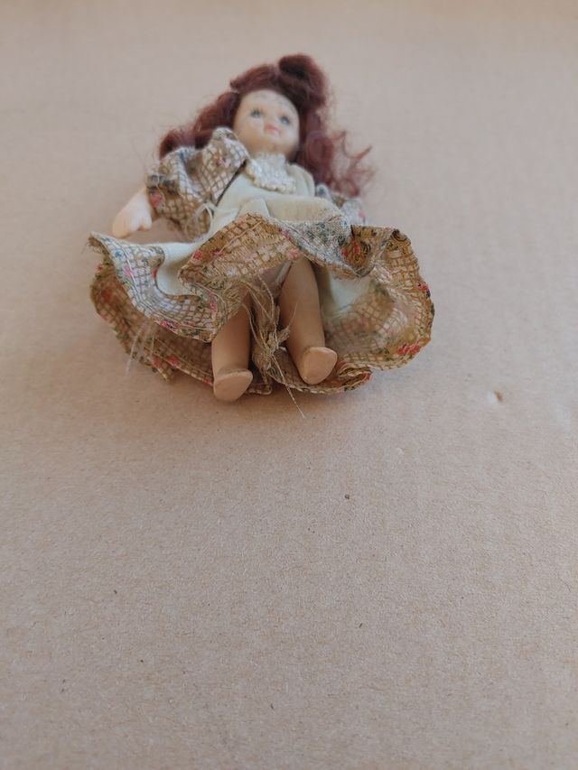 Muñeca muy antigua de cerámica