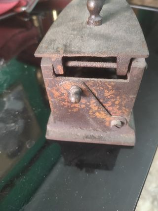 plancha antigua grande y también tengo la pequeña