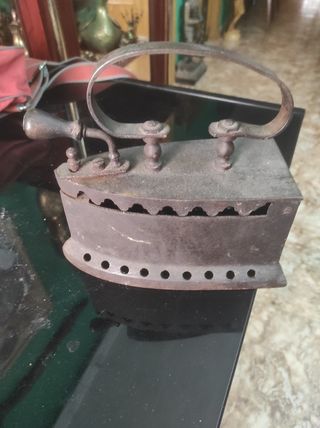 plancha antigua grande y también tengo la pequeña