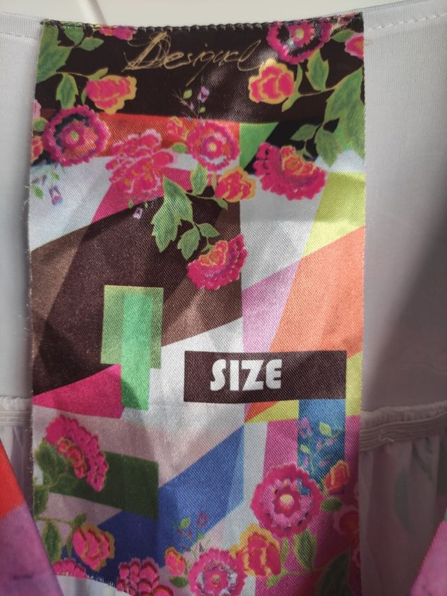 Urge vender!! Vestido Desigual talla L