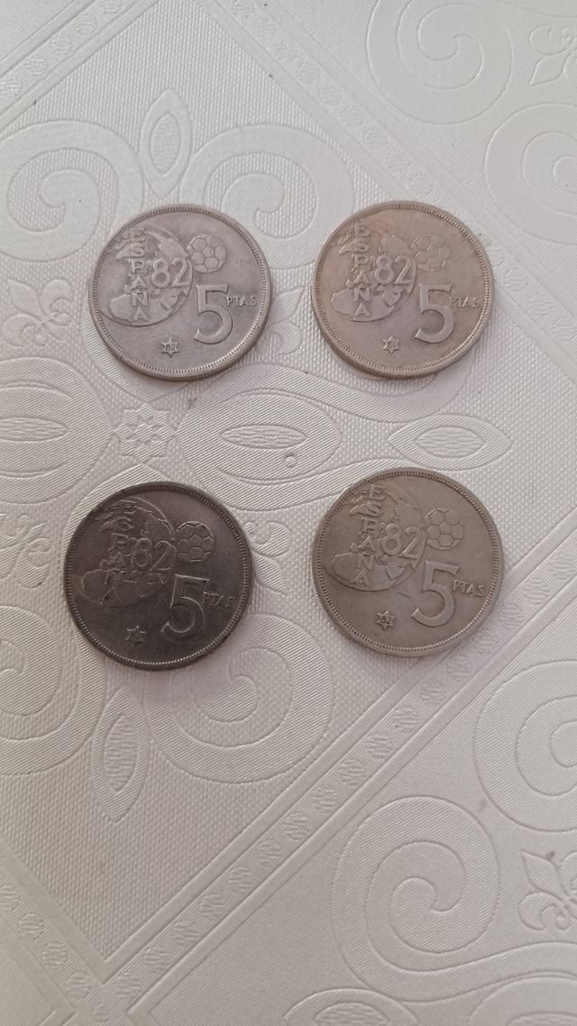 4 monedas 5 pesetas año 1982
