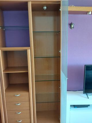 armario salón con luz