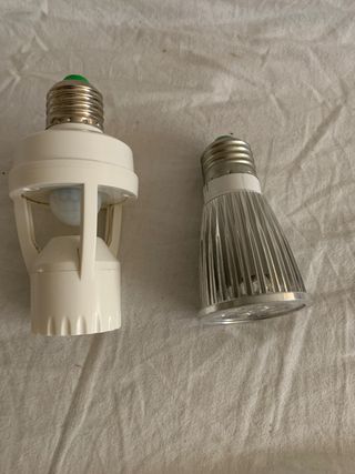 Portalampara con sensor y bombilla para plantas 