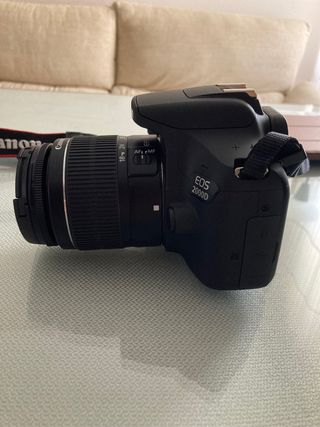 Cámara fotográfica Canon EOS2000D