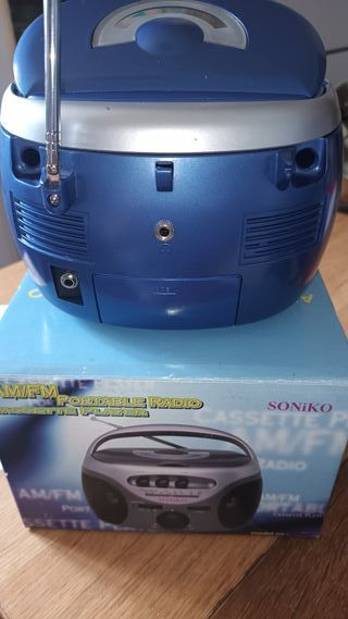 RADIO CASETTE PORTÁTIL ANTIGUO