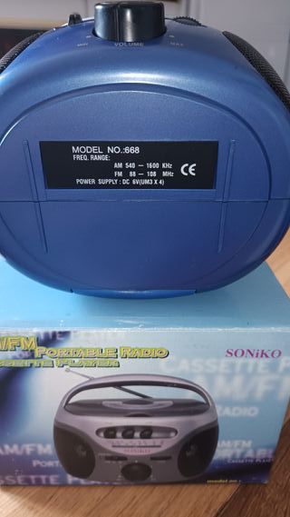 RADIO CASETTE PORTÁTIL ANTIGUO