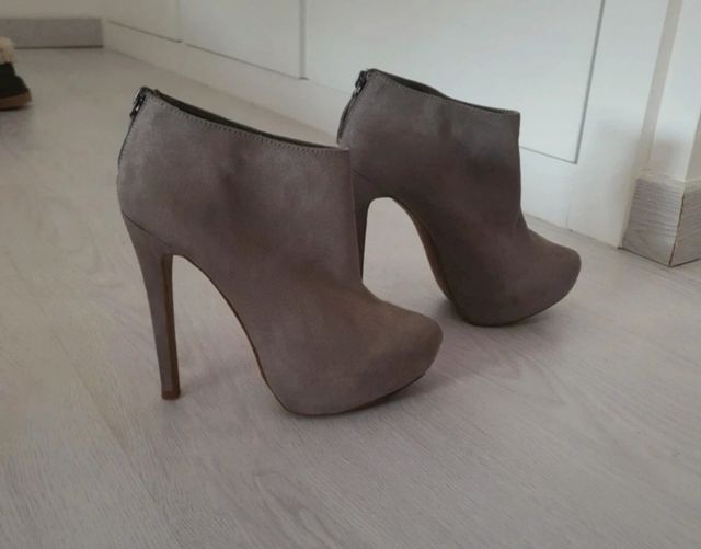 Botas cinzentas Stradivarius