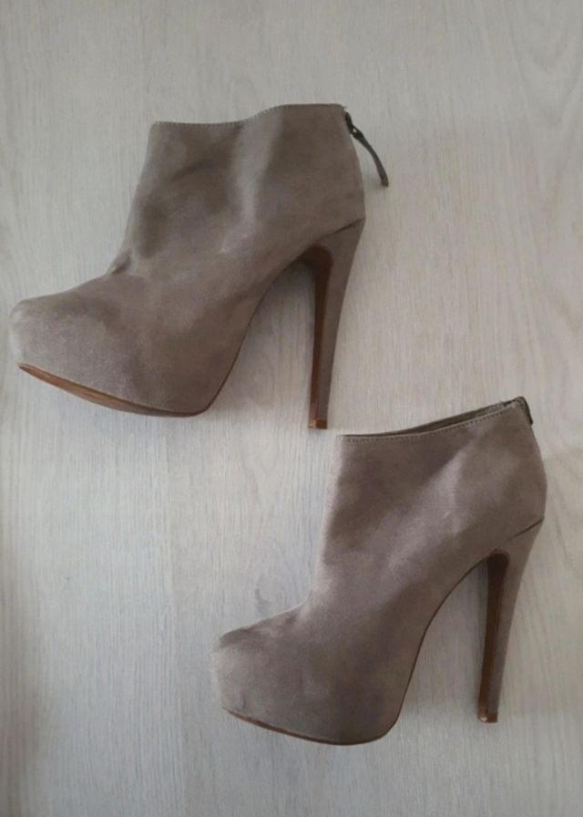 Botas cinzentas Stradivarius