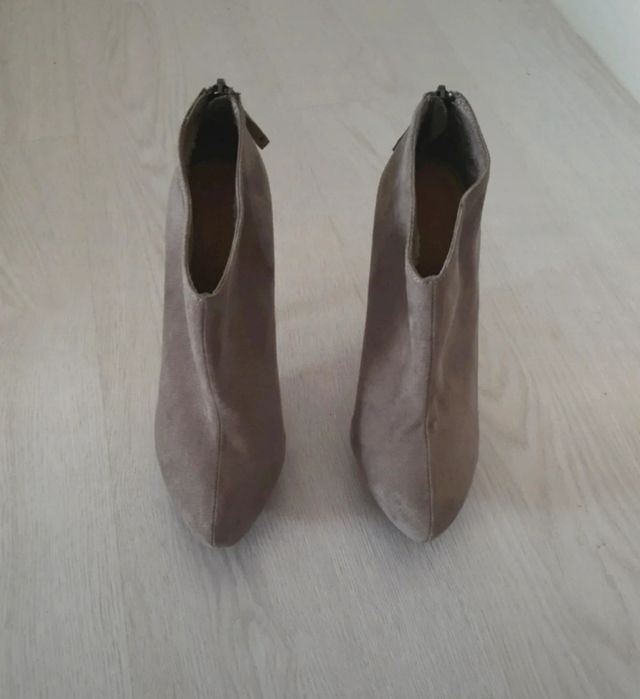 Botas cinzentas Stradivarius