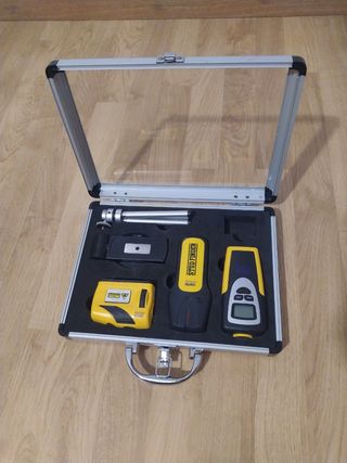 STUD FINDER
