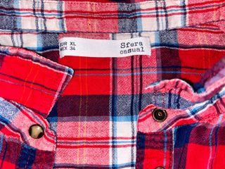 Dos camisas de cuadros de manga larga